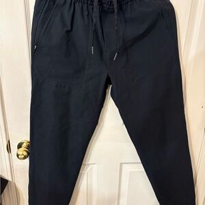 Lululemon Men's Black Jogger Pants